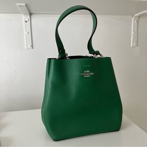 Amazing coach bucket bag